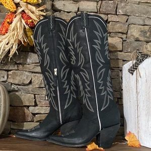 Idyllwind Women’s Gwennie Nilo Tall Leather Snip Toe Boots